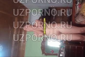 Молоденькая узбечка с бритой писей разделась перед камерой до гола