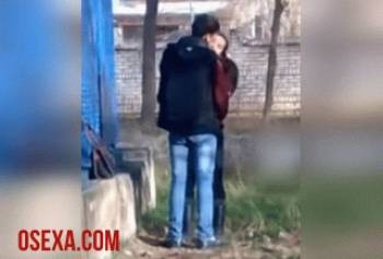 Узбек секис молодого парня на улице Самарканда